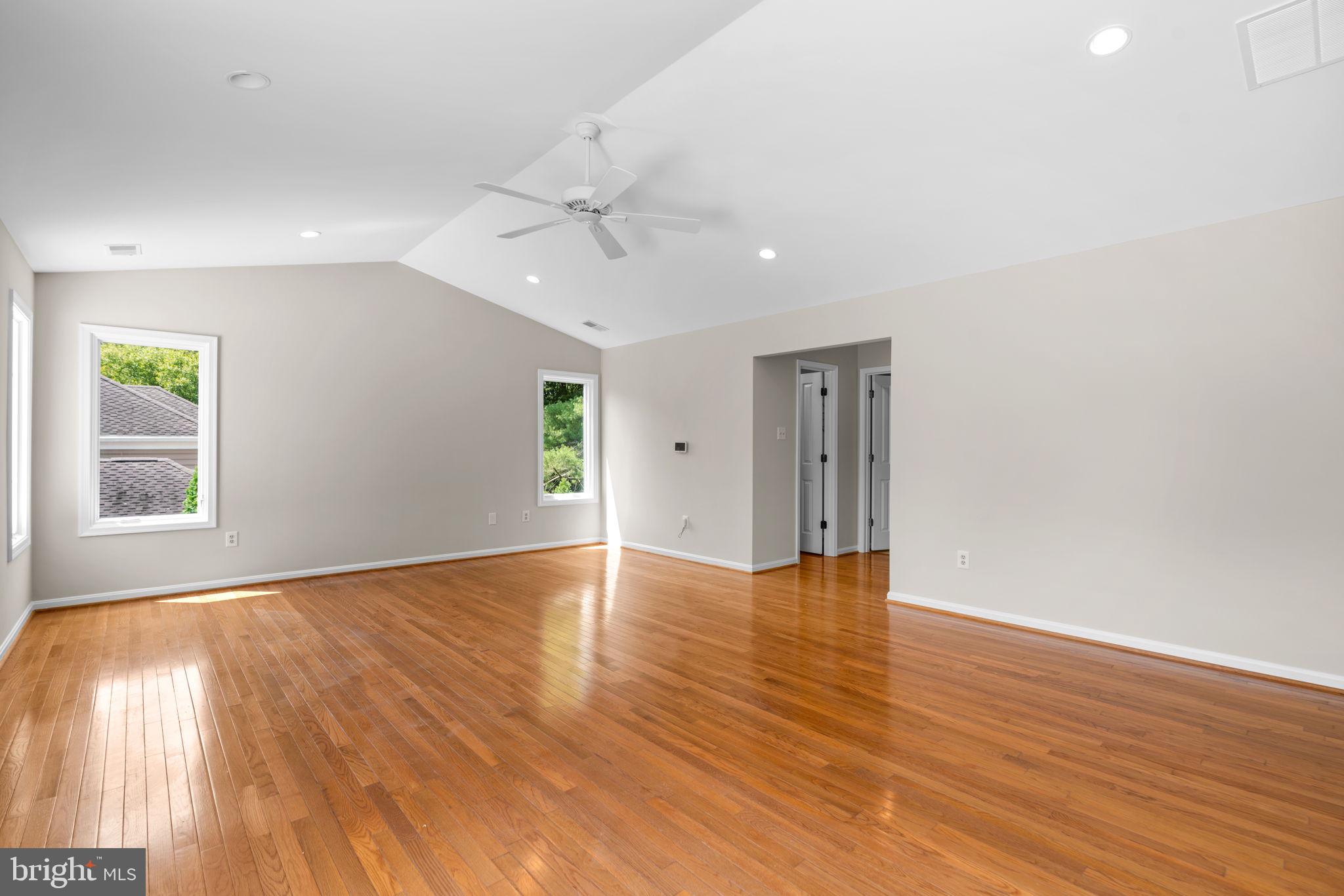 HOBBITS GLEN - Residential