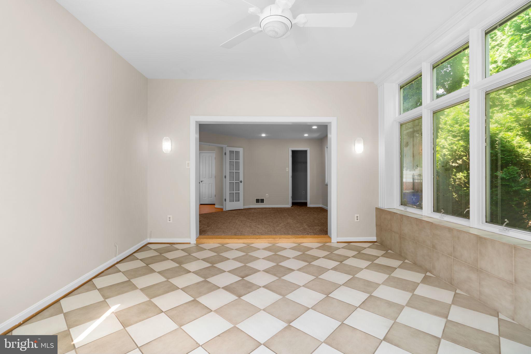 HOBBITS GLEN - Residential