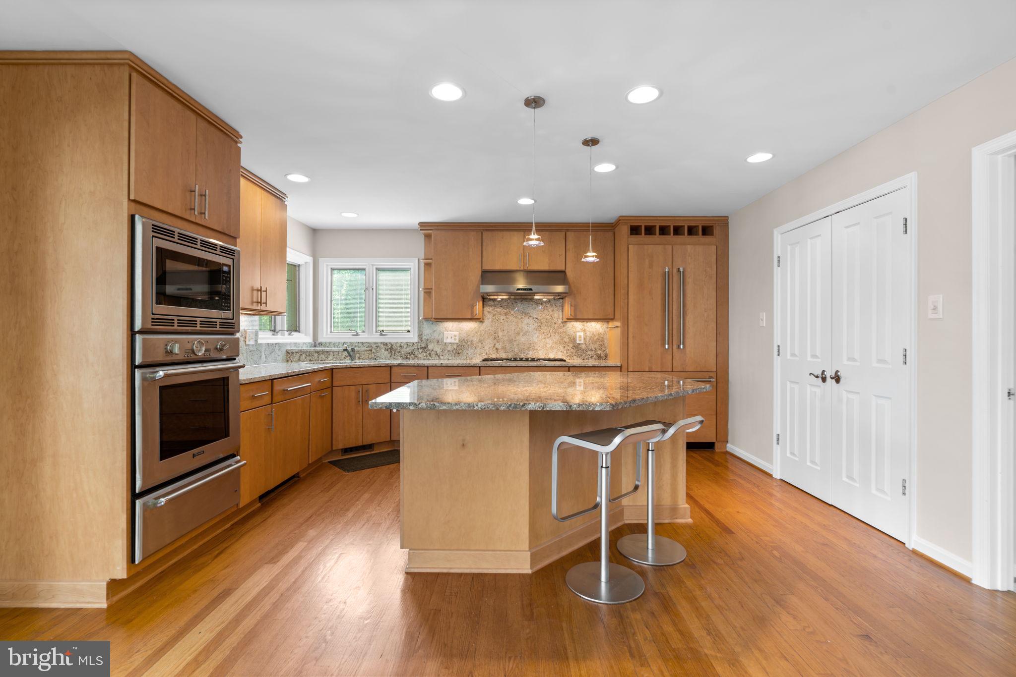 HOBBITS GLEN - Residential