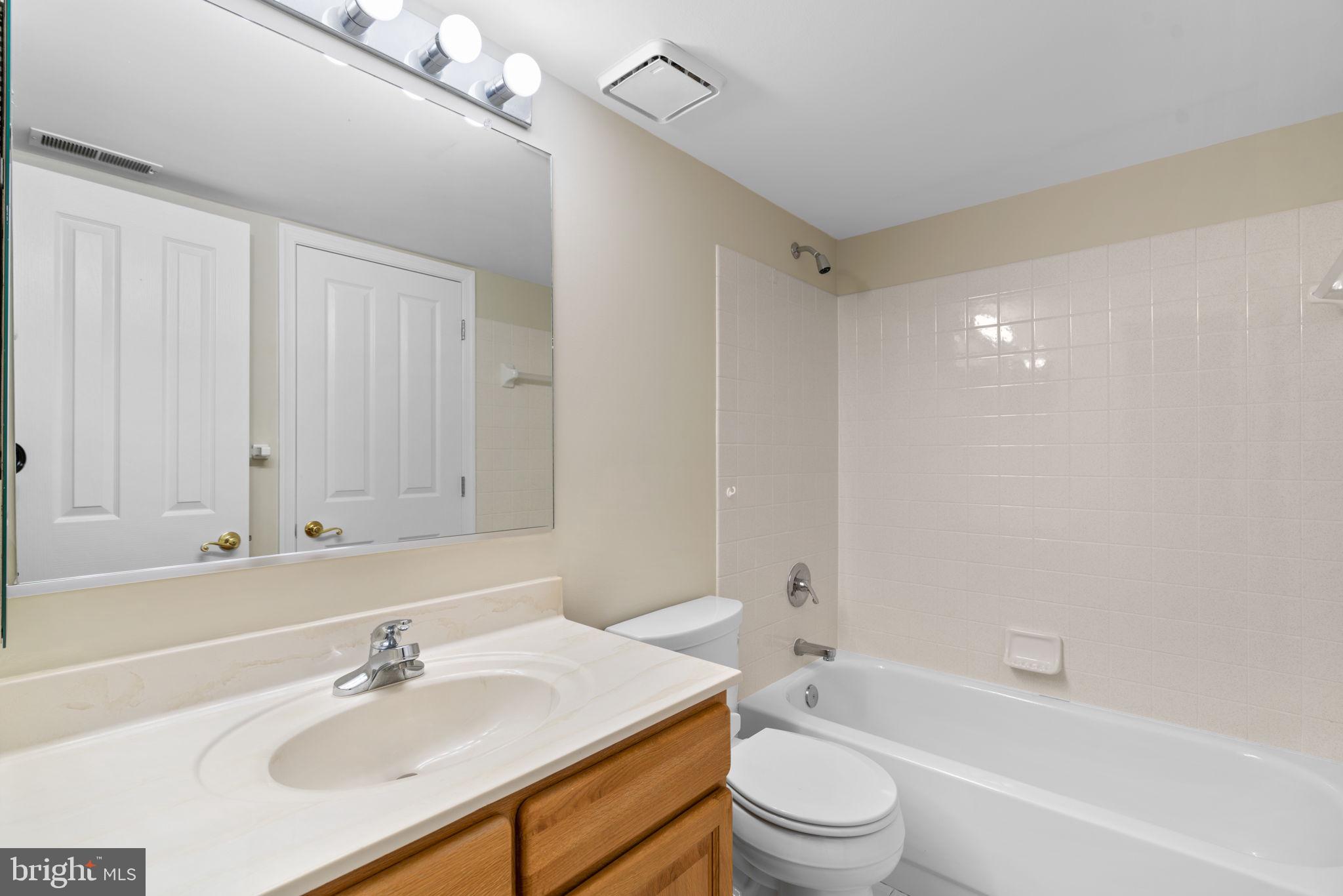 HOBBITS GLEN - Residential