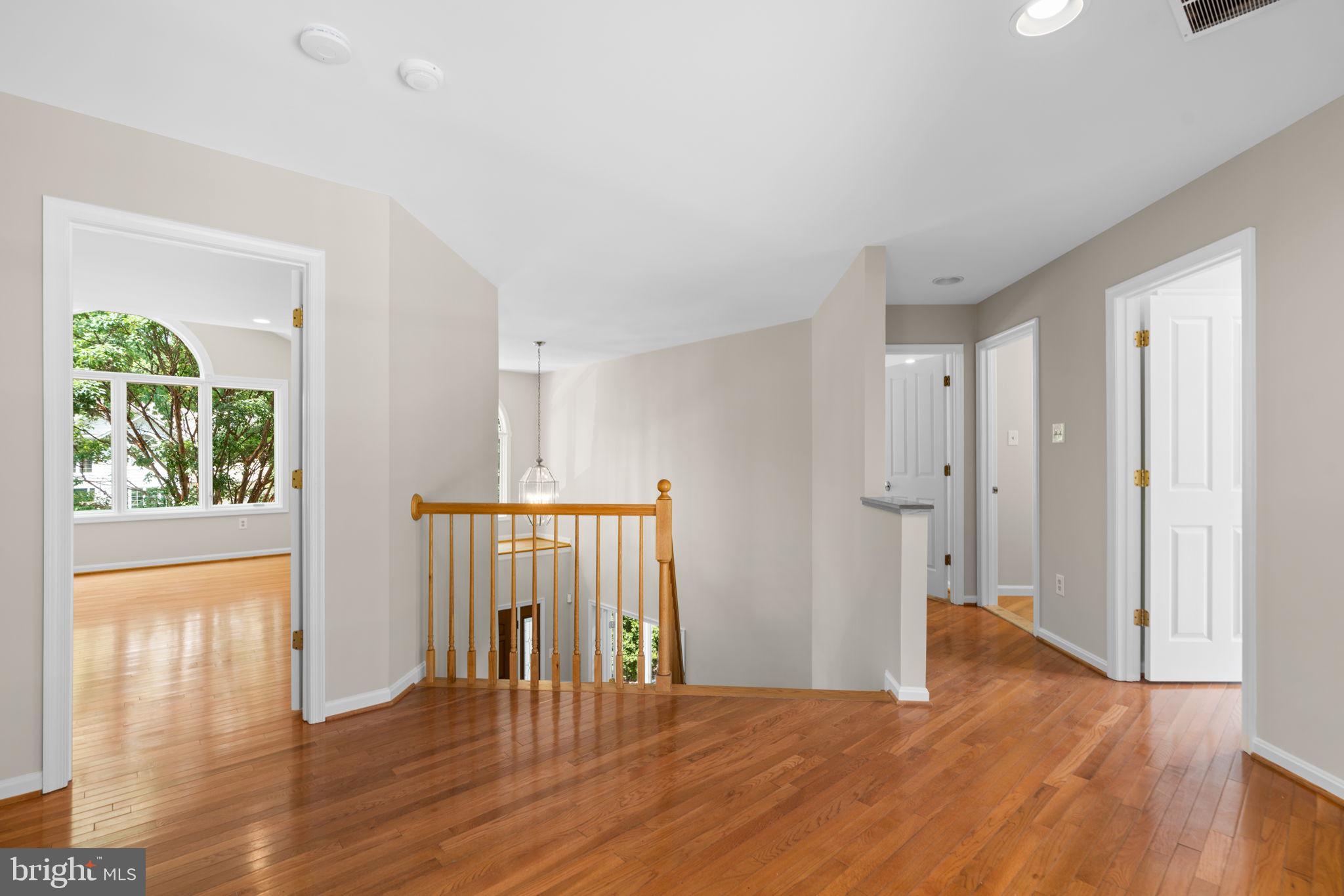 HOBBITS GLEN - Residential