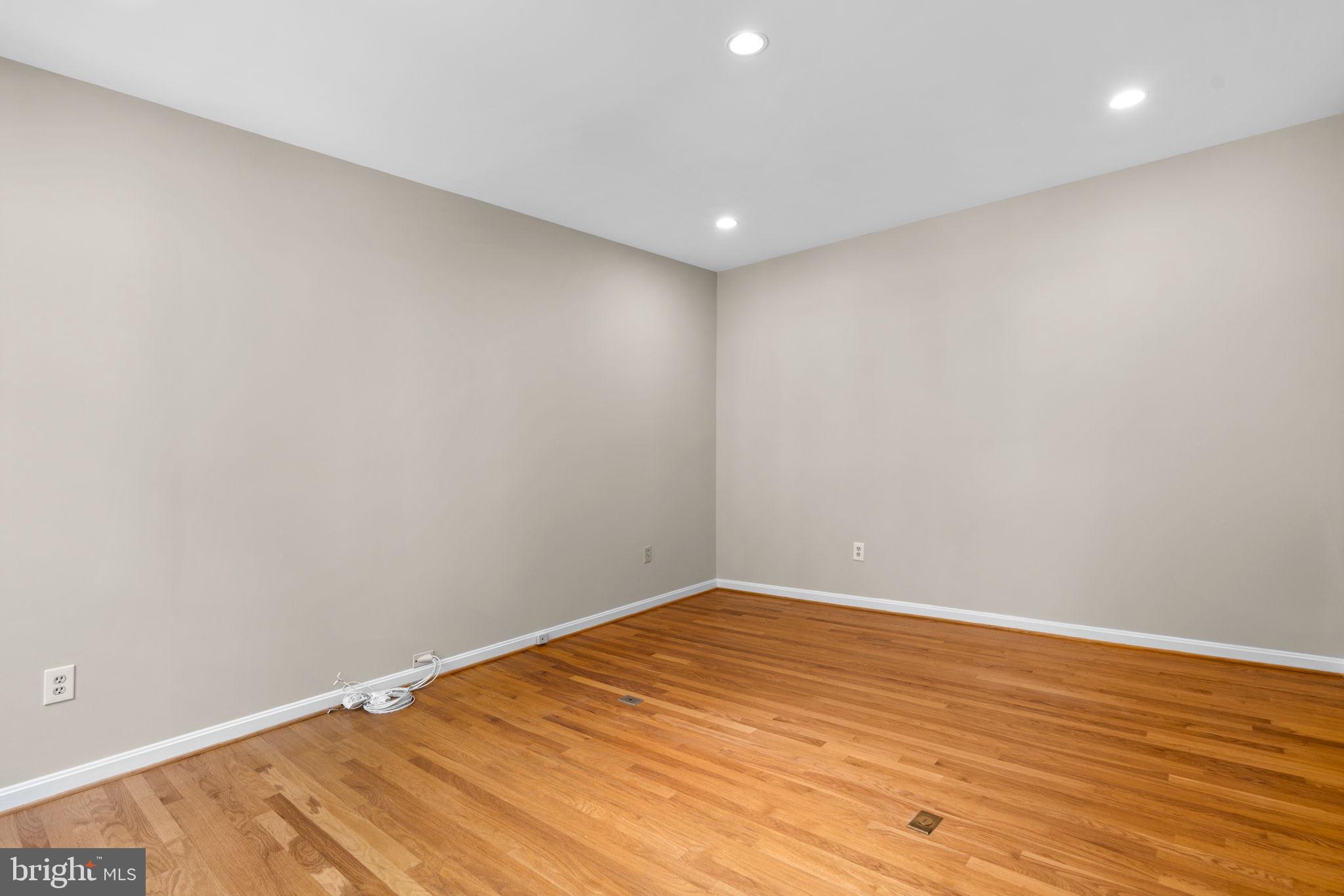 HOBBITS GLEN - Residential