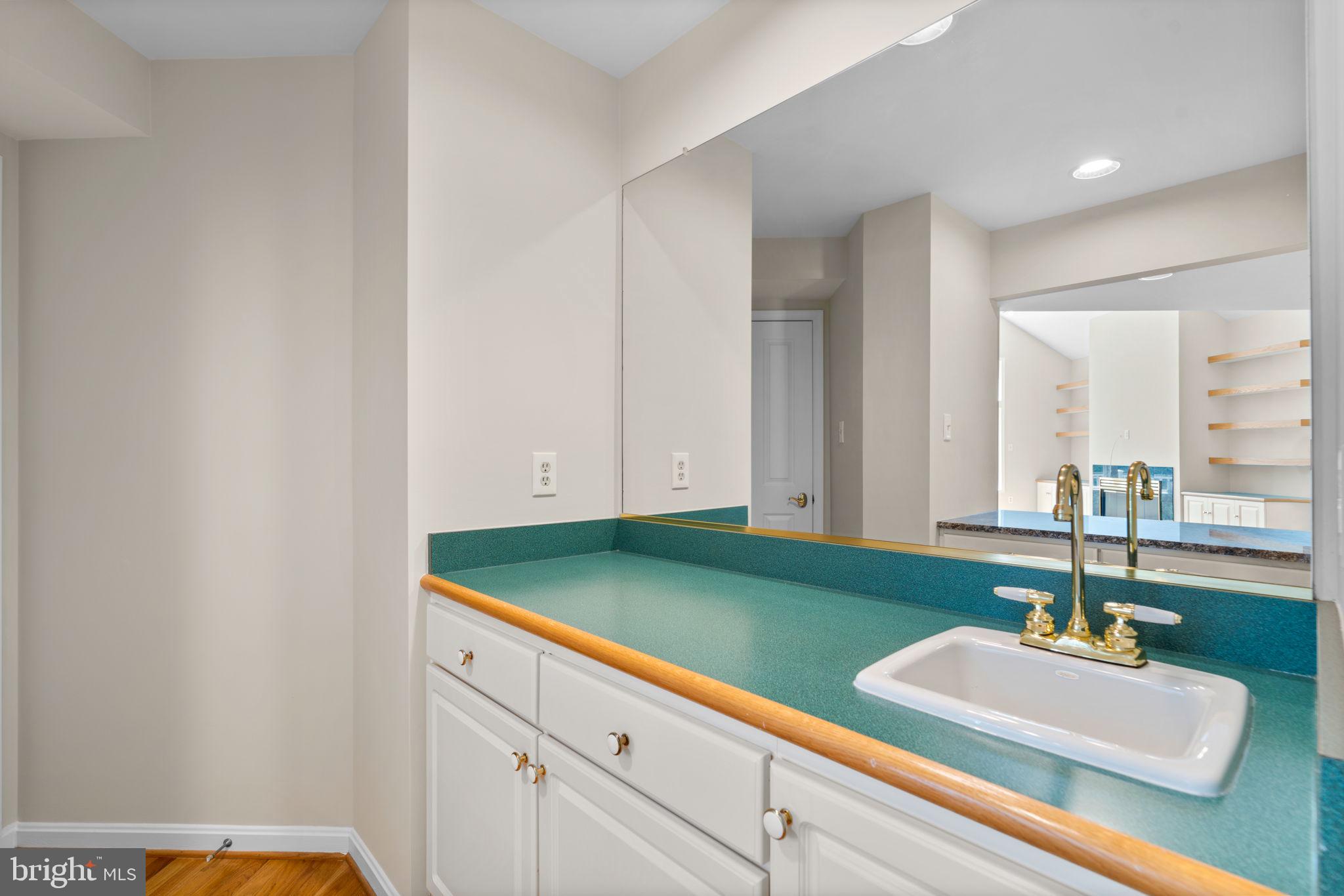 HOBBITS GLEN - Residential