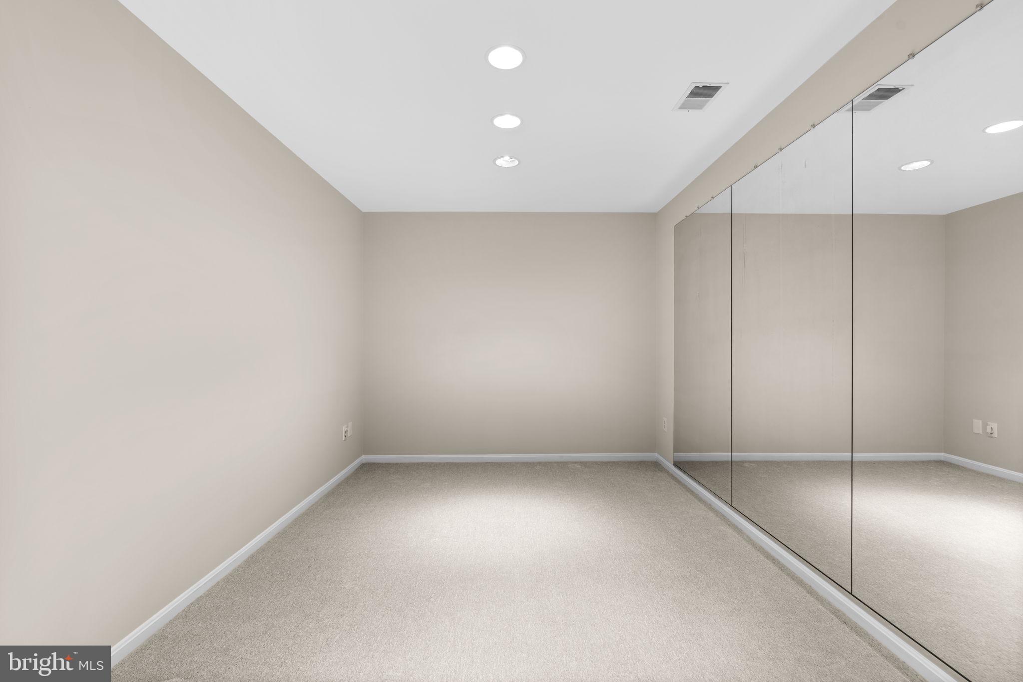 HOBBITS GLEN - Residential