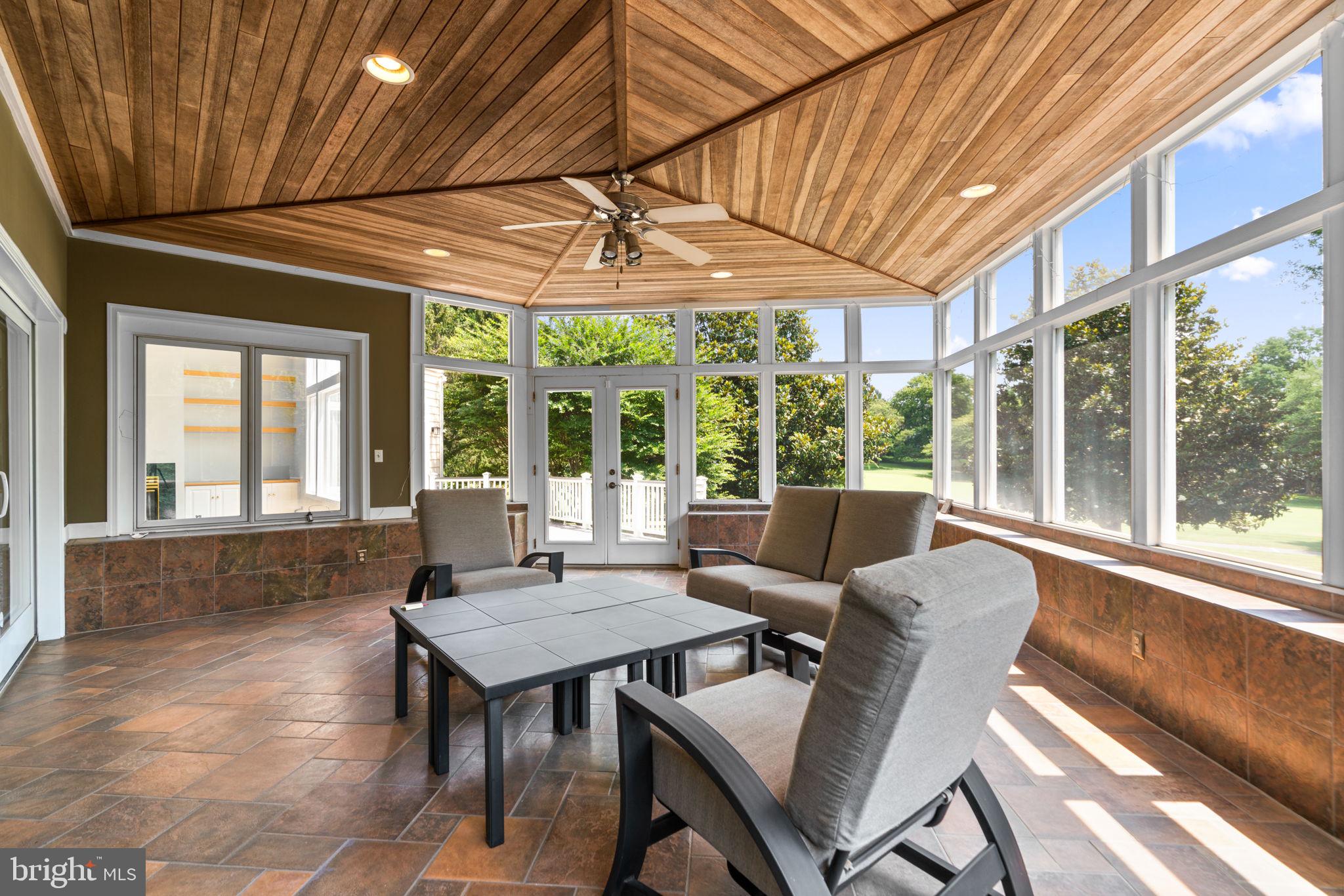 HOBBITS GLEN - Residential