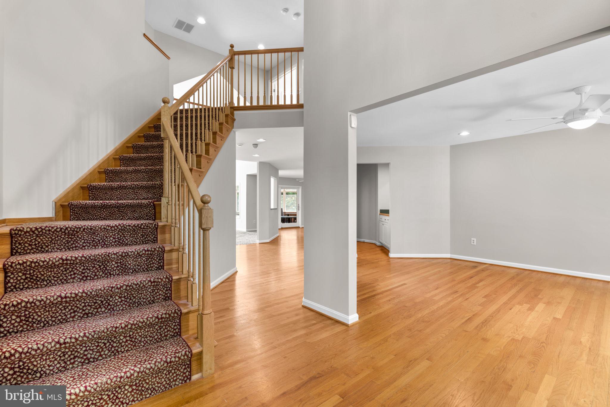 HOBBITS GLEN - Residential