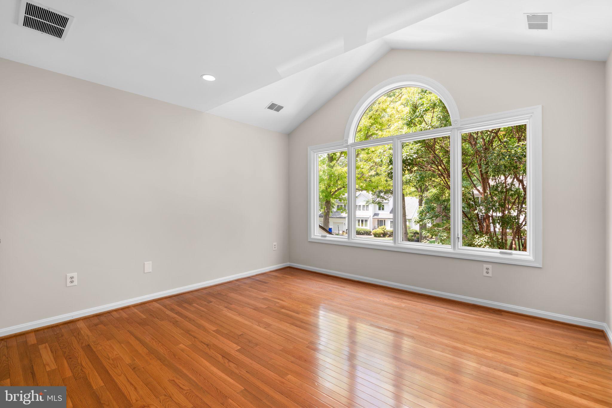 HOBBITS GLEN - Residential