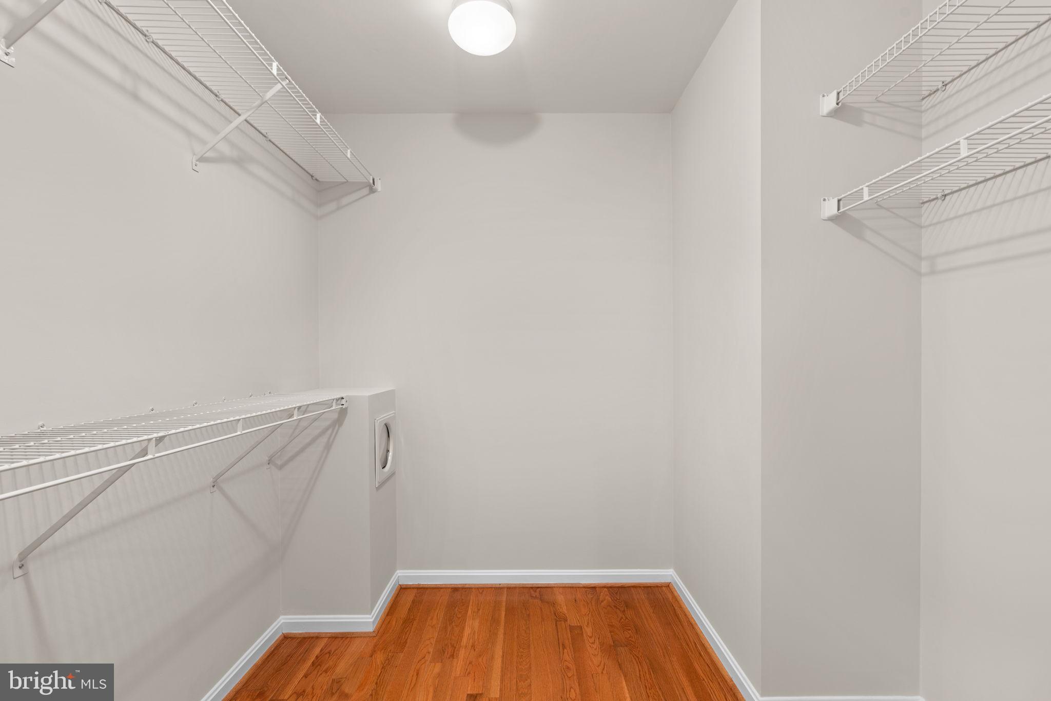 HOBBITS GLEN - Residential