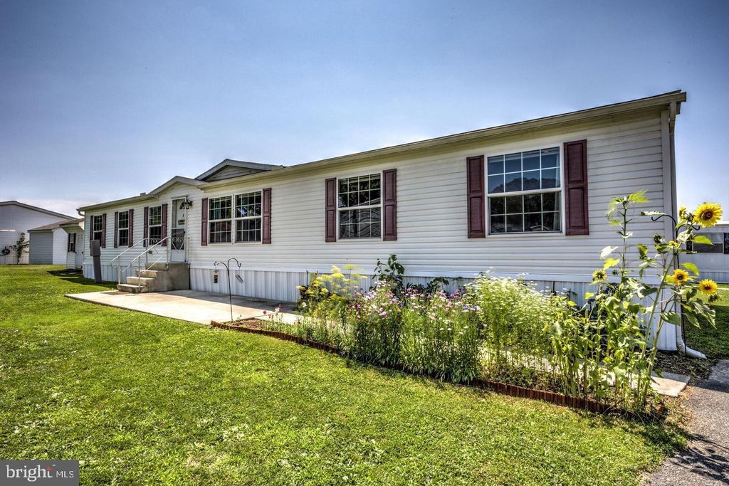 Photo of 462 DAISY DR, NEW PROVIDENCE, PA 17560 (MLS # PALA2038526)