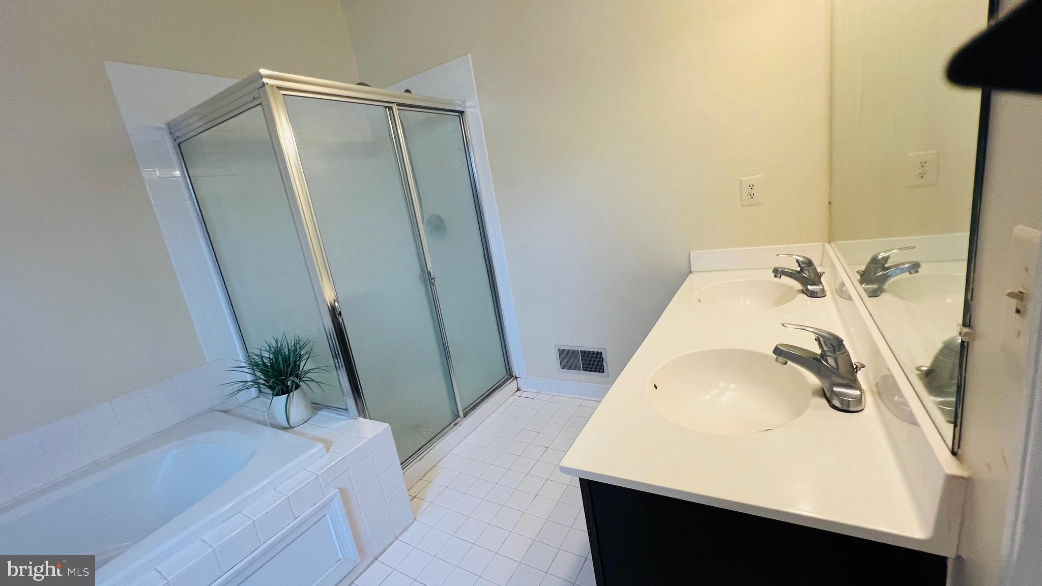 COURTHOUSE STATION - Residential Lease