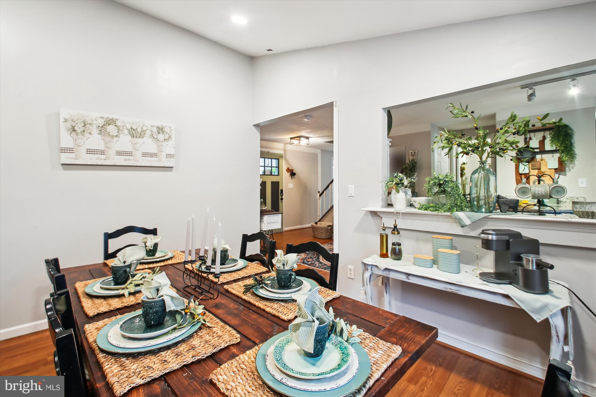 WHISPERING WOODS - Residential