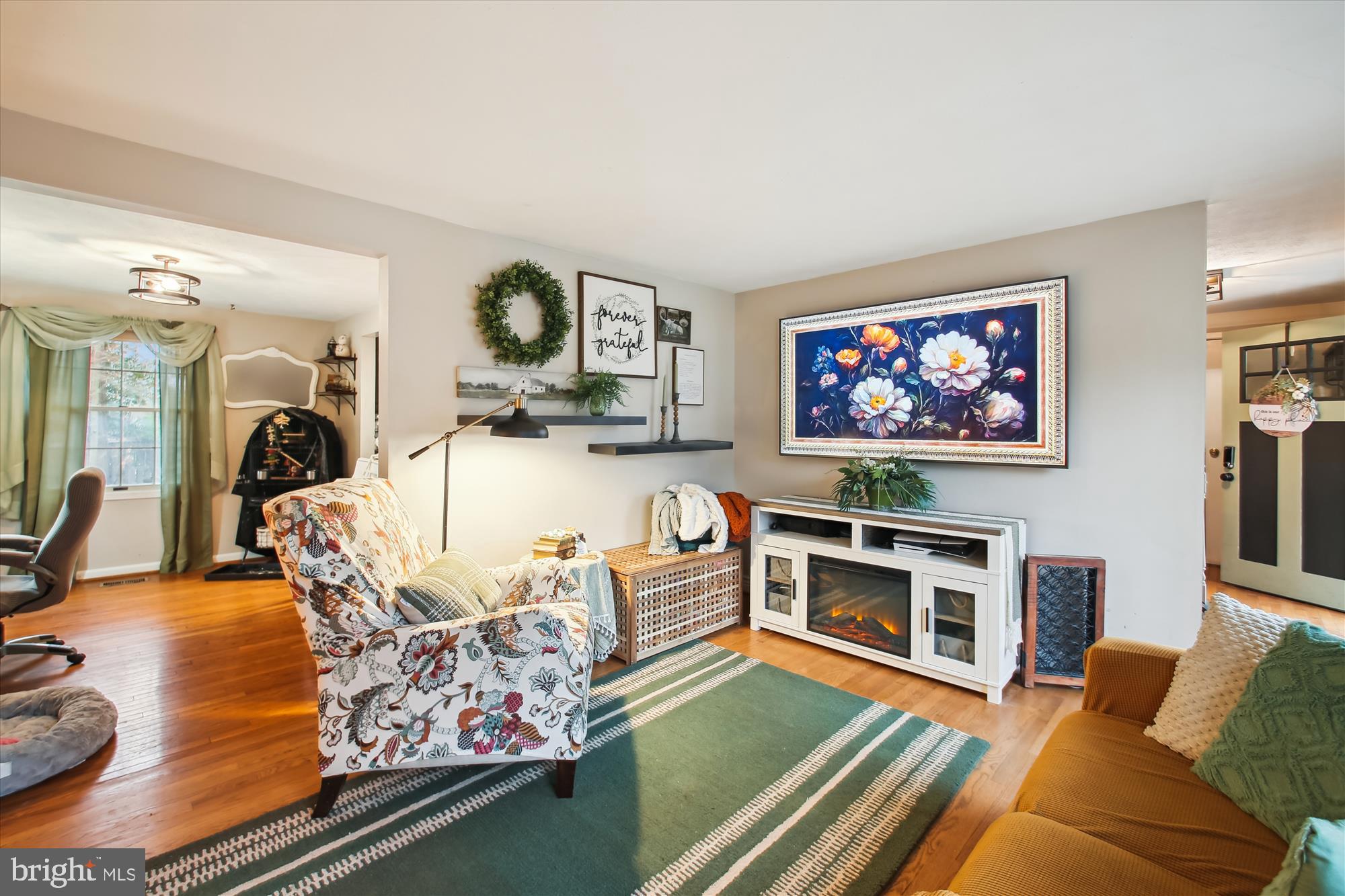 WHISPERING WOODS - Residential