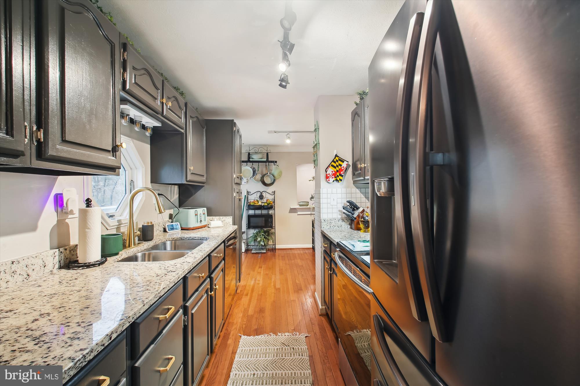 WHISPERING WOODS - Residential