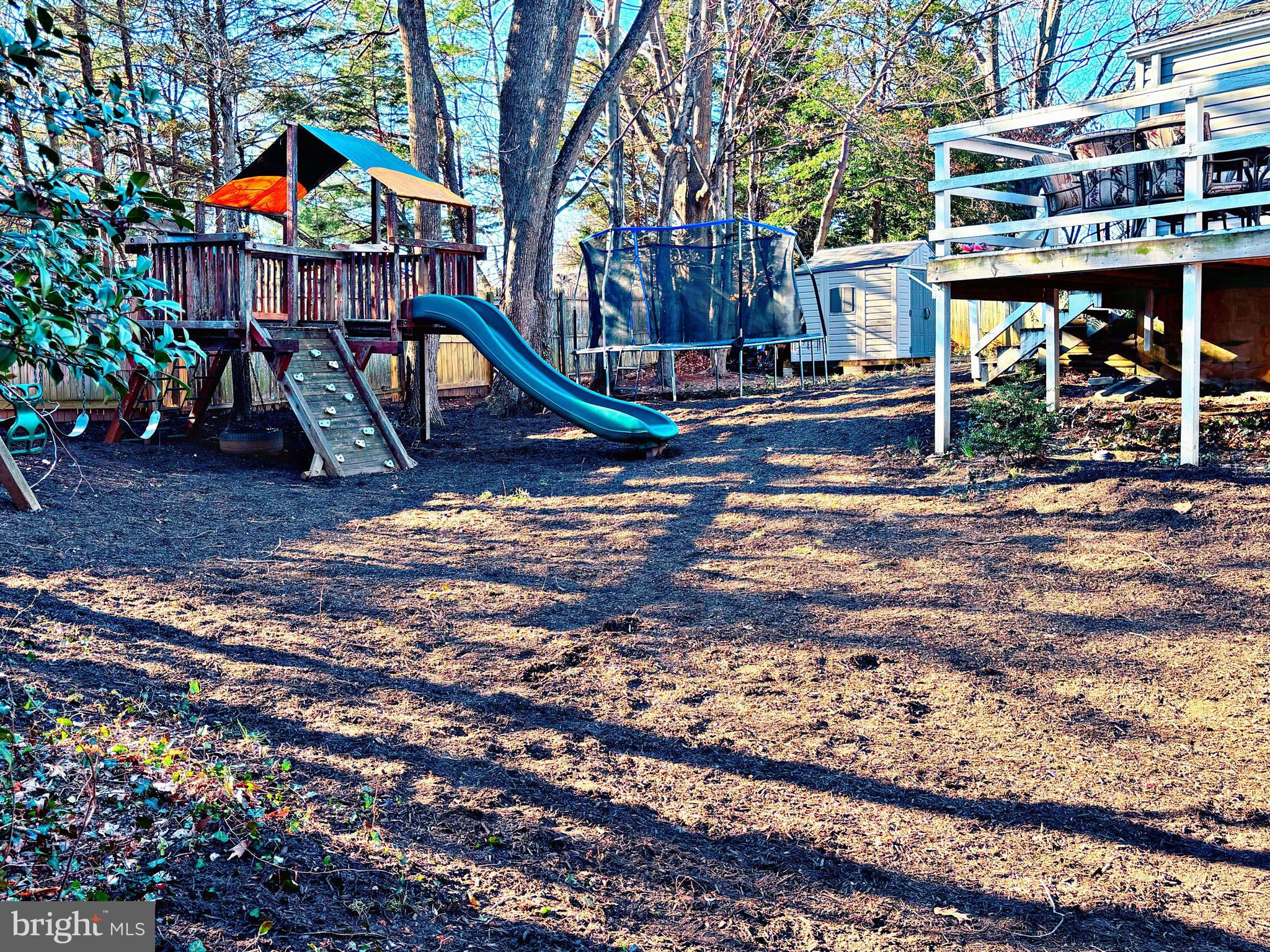 WHISPERING WOODS - Residential