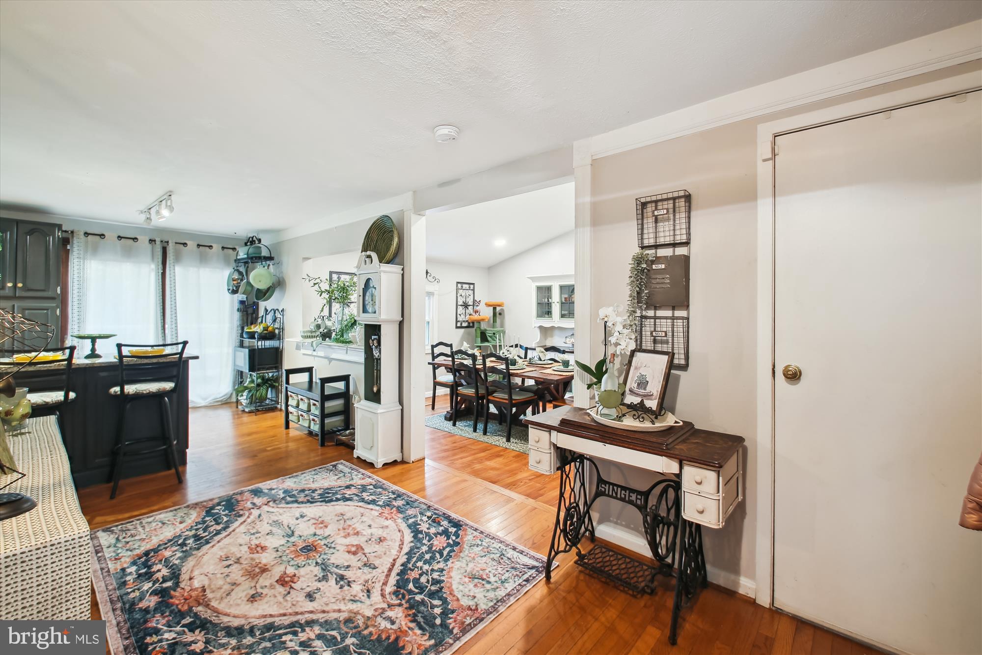 WHISPERING WOODS - Residential