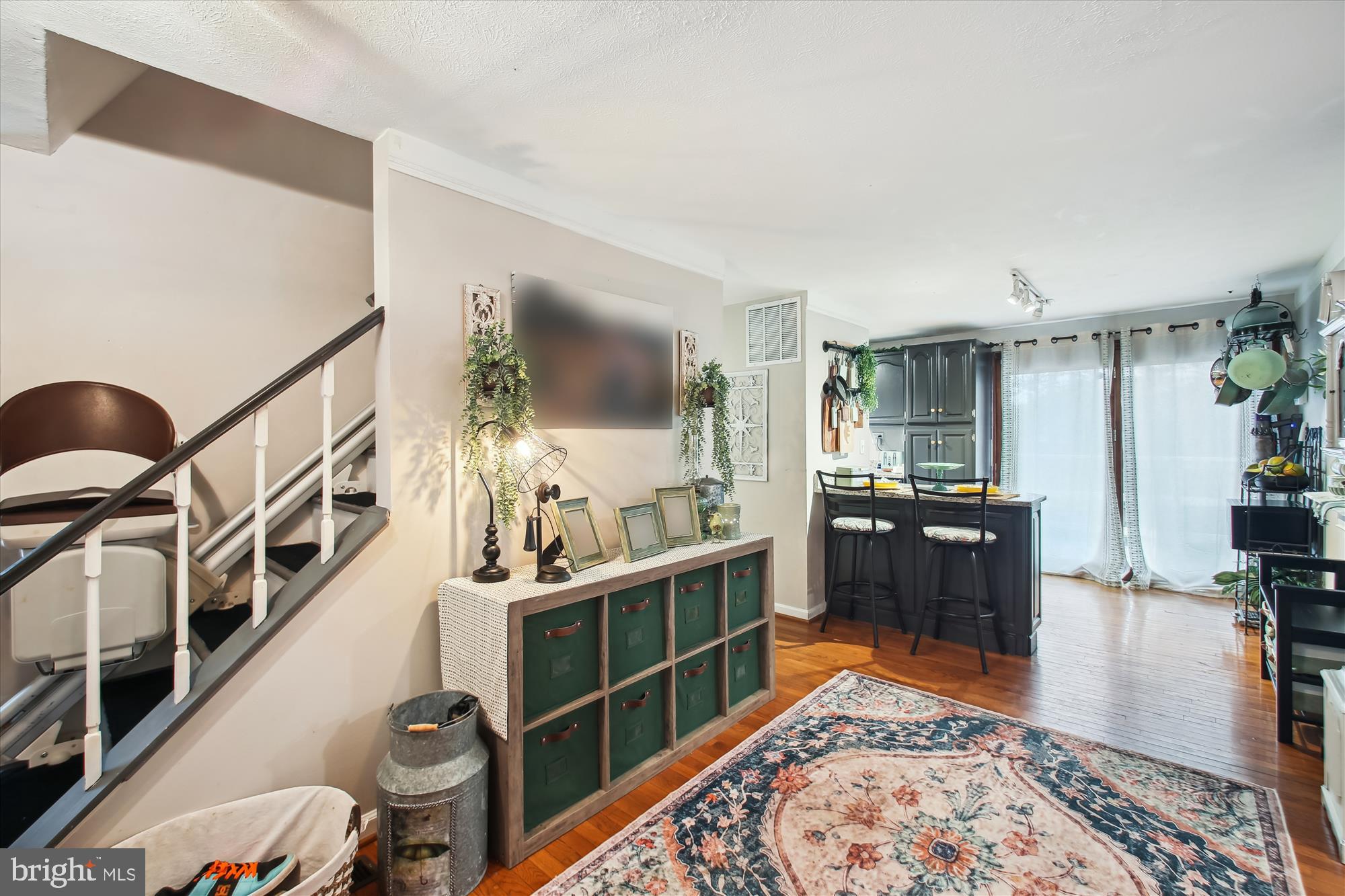 WHISPERING WOODS - Residential