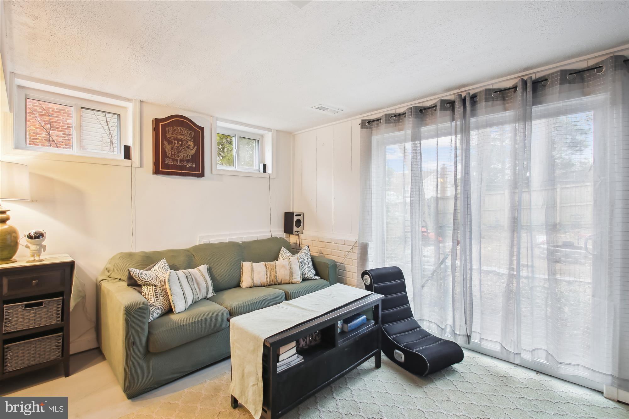 WHISPERING WOODS - Residential