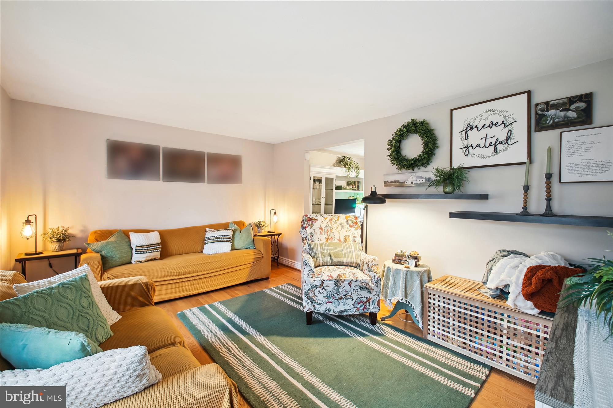 WHISPERING WOODS - Residential