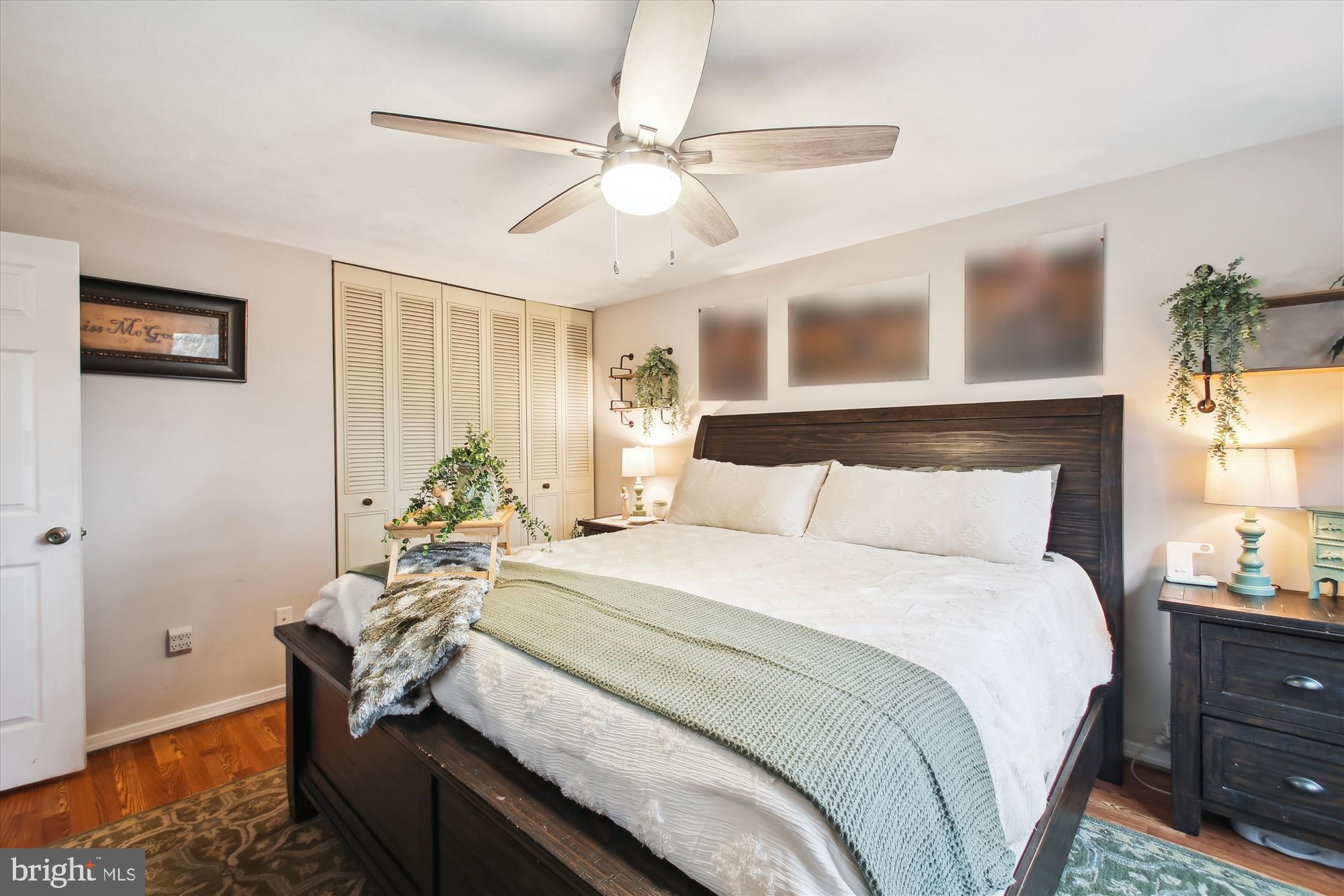 WHISPERING WOODS - Residential