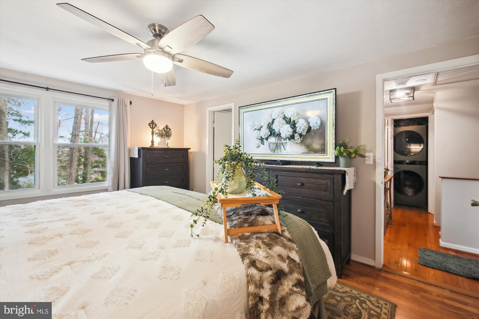 WHISPERING WOODS - Residential