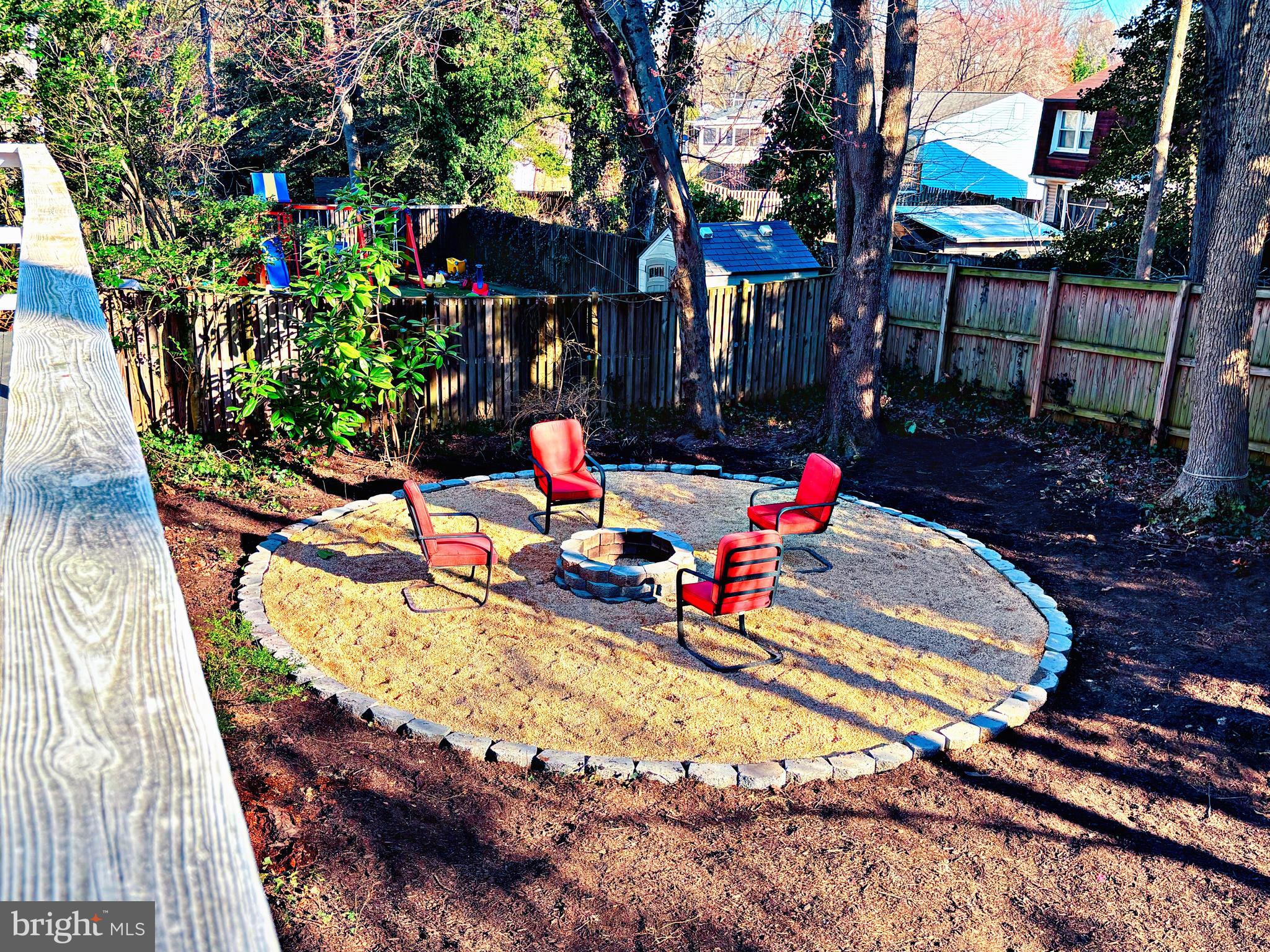 WHISPERING WOODS - Residential