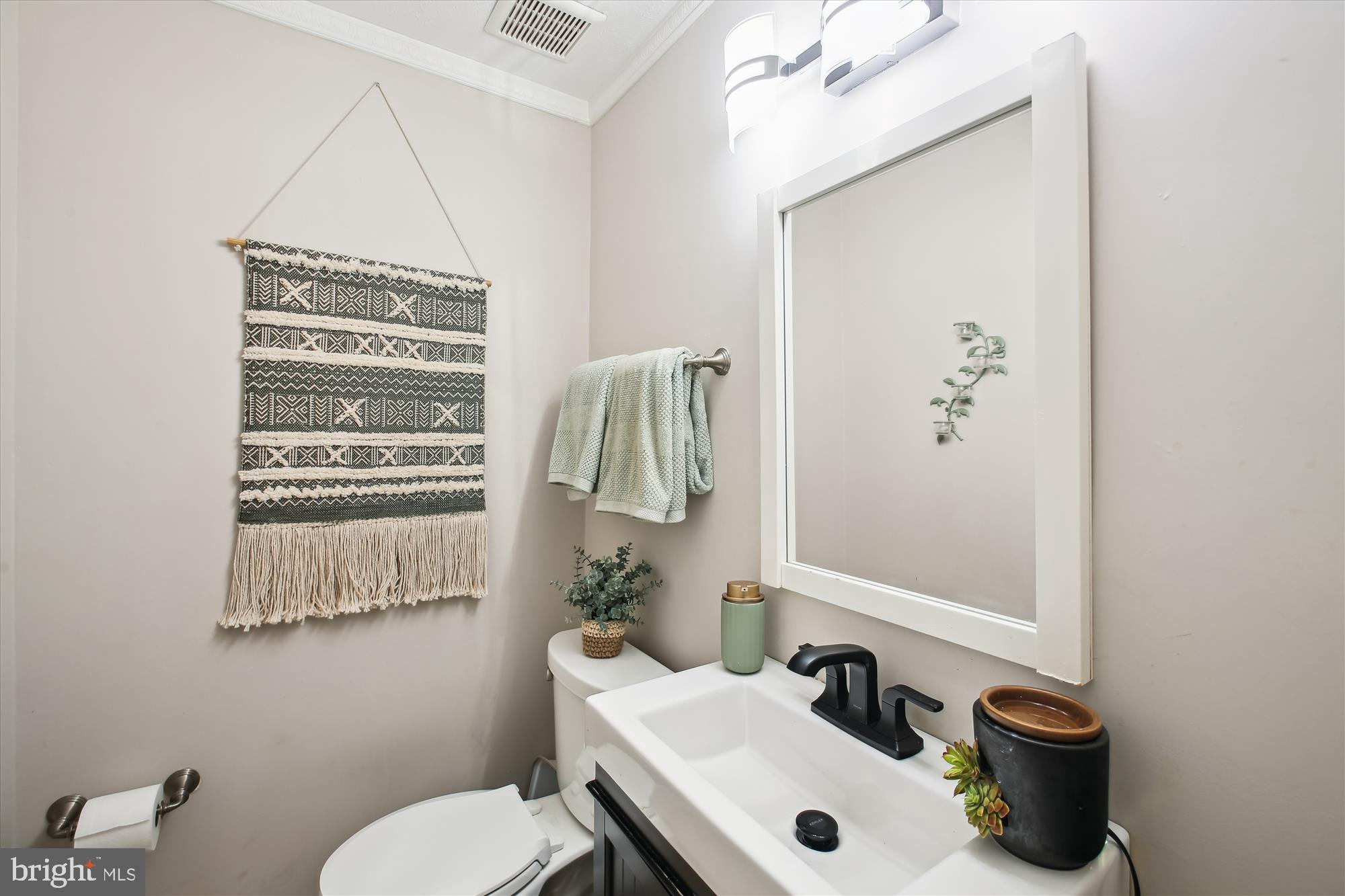 WHISPERING WOODS - Residential