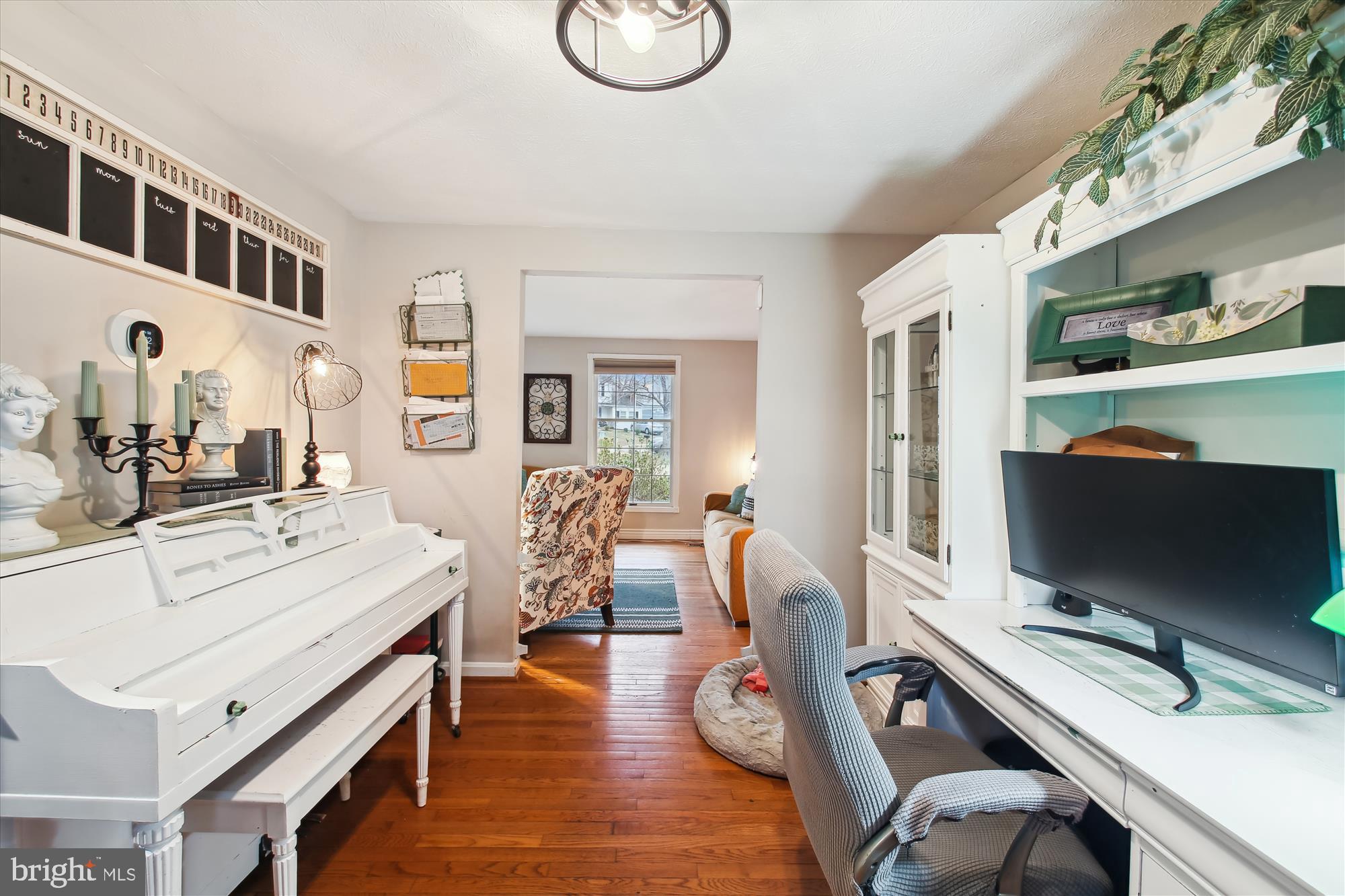 WHISPERING WOODS - Residential