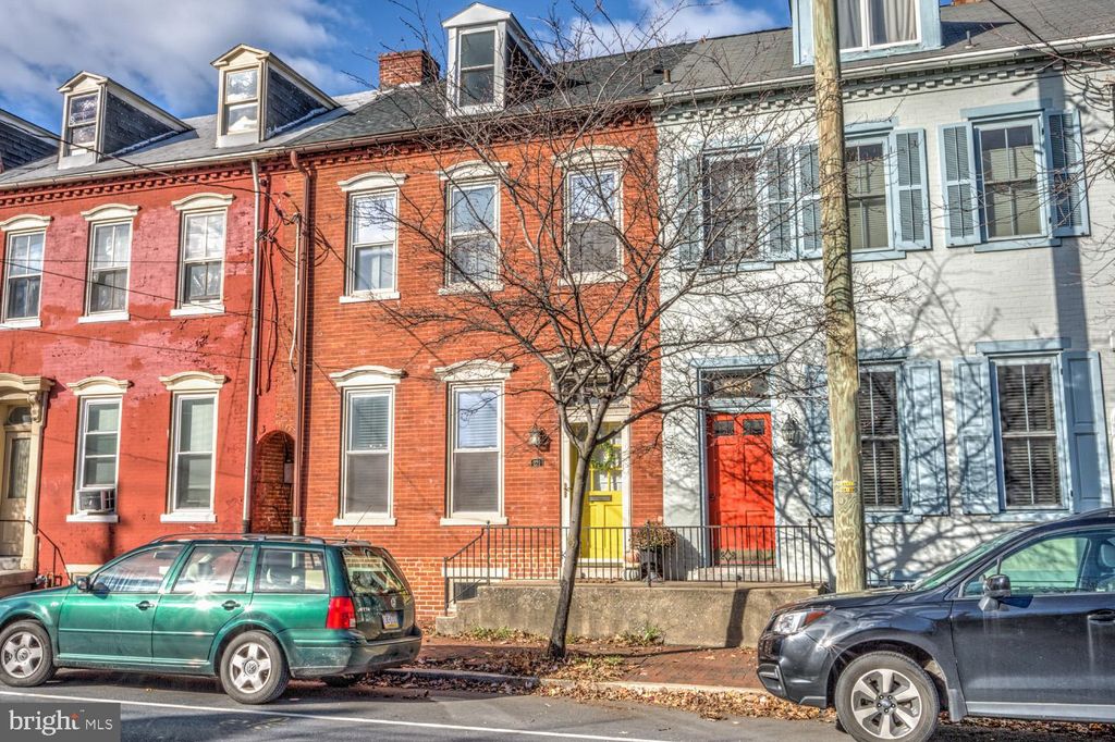 Photo of 221 E WALNUT ST, LANCASTER, PA 17602 (MLS # PALA2033794)