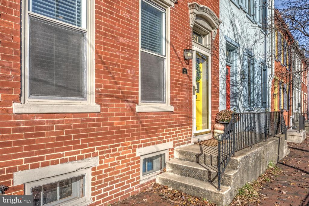 Photo of 221 E WALNUT ST, LANCASTER, PA 17602 (MLS # PALA2033794)