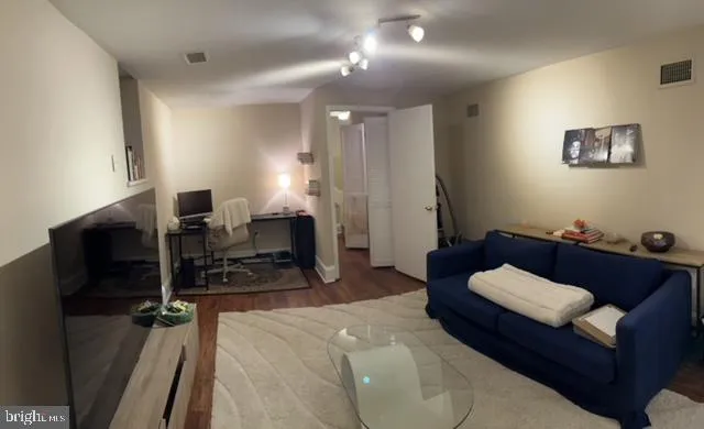 Philadelphia, Pennsylvania 19130, United States, 2 Bedrooms Bedrooms, ,2 BathroomsBathrooms,Residential,Active,253651