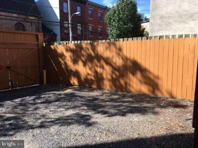 Philadelphia, Pennsylvania 19130, United States, 2 Bedrooms Bedrooms, ,2 BathroomsBathrooms,Residential,Active,253651