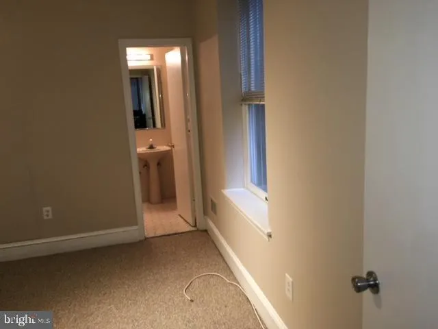 Philadelphia, Pennsylvania 19130, United States, 2 Bedrooms Bedrooms, ,2 BathroomsBathrooms,Residential,Active,253651