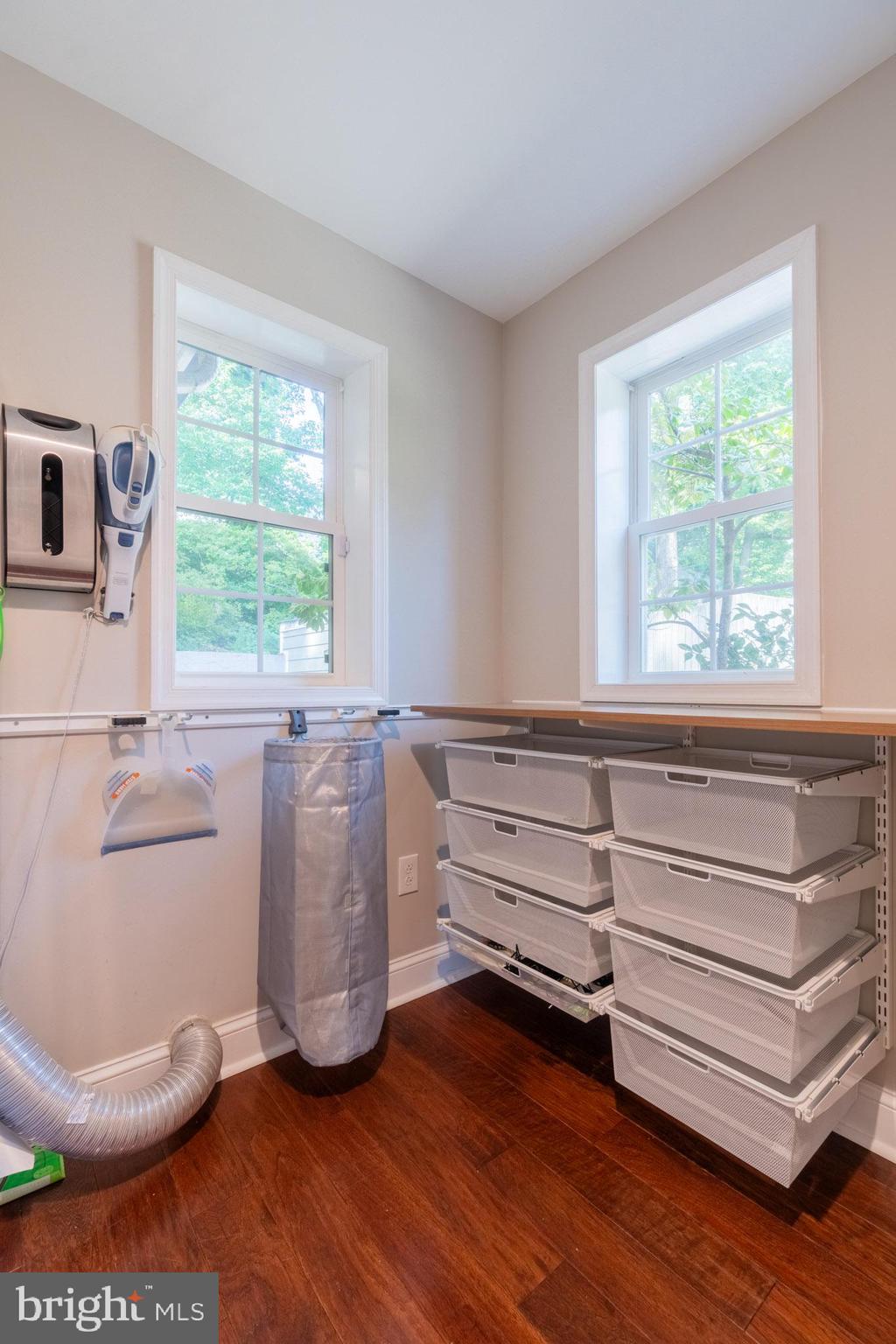 COLUMBIA FOREST - Residential Lease