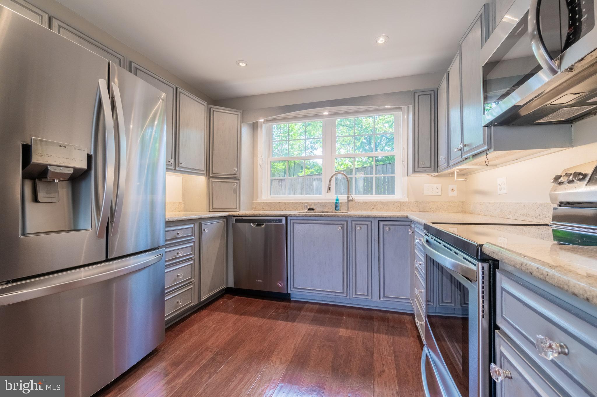 COLUMBIA FOREST - Residential Lease