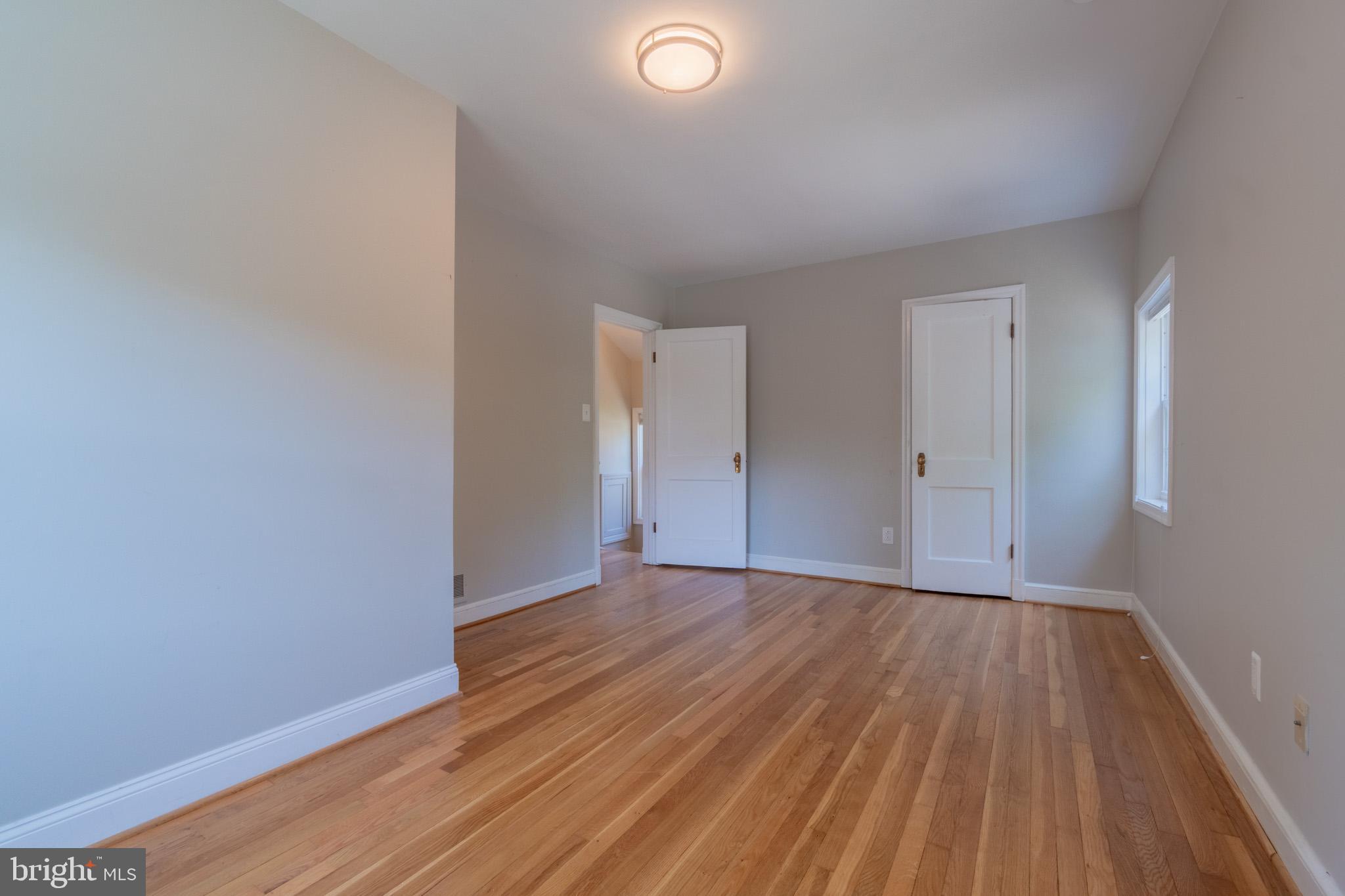 COLUMBIA FOREST - Residential Lease