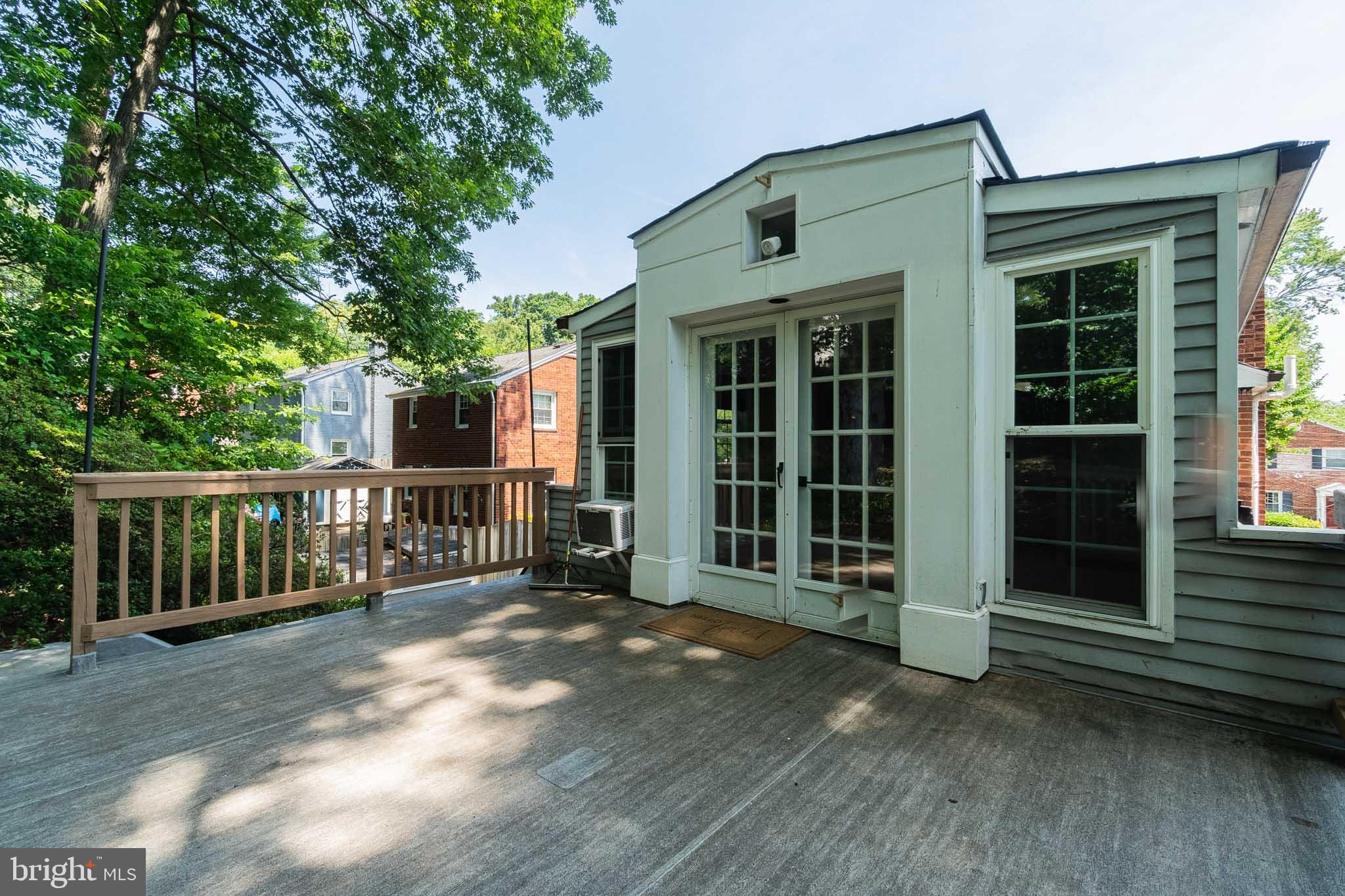 COLUMBIA FOREST - Residential Lease