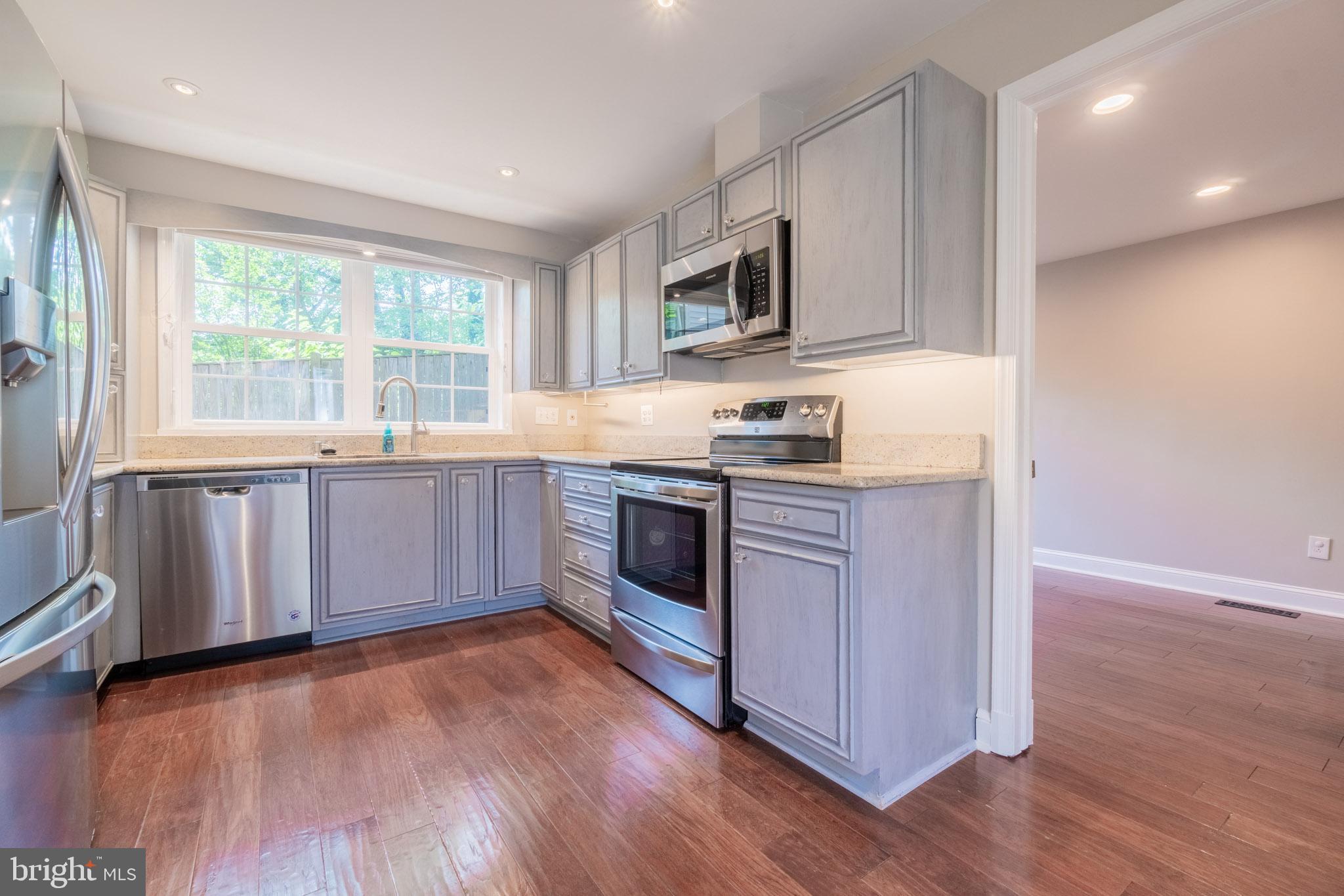 COLUMBIA FOREST - Residential Lease