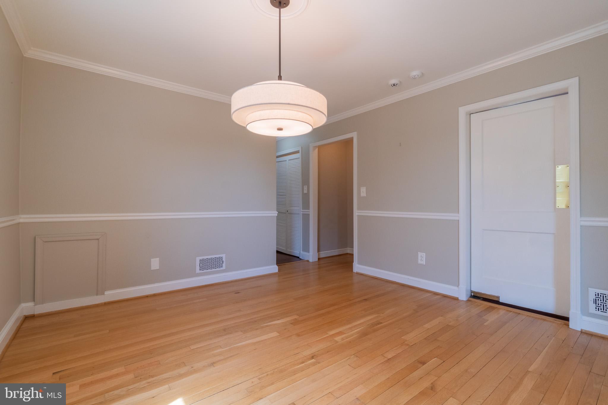 COLUMBIA FOREST - Residential Lease