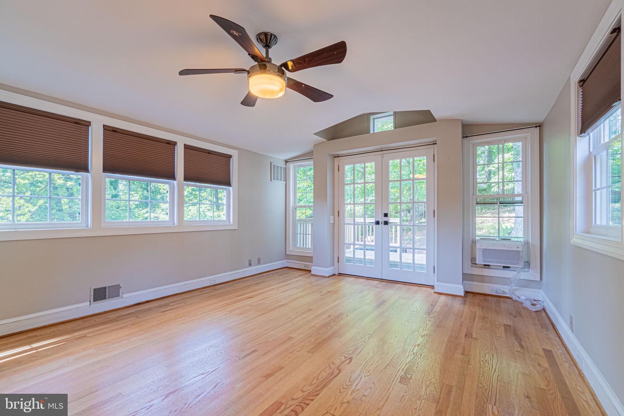 COLUMBIA FOREST - Residential Lease