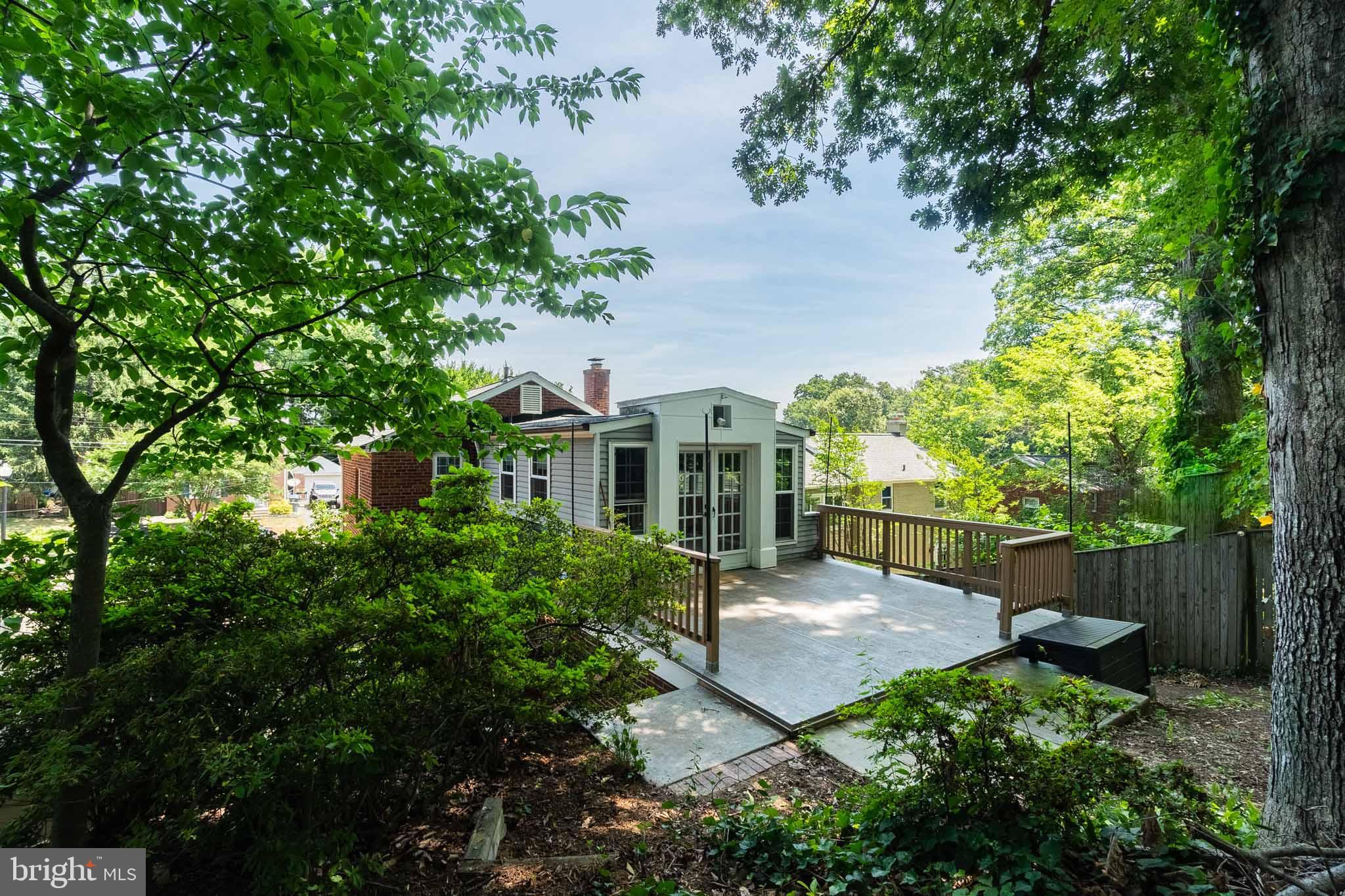 COLUMBIA FOREST - Residential Lease