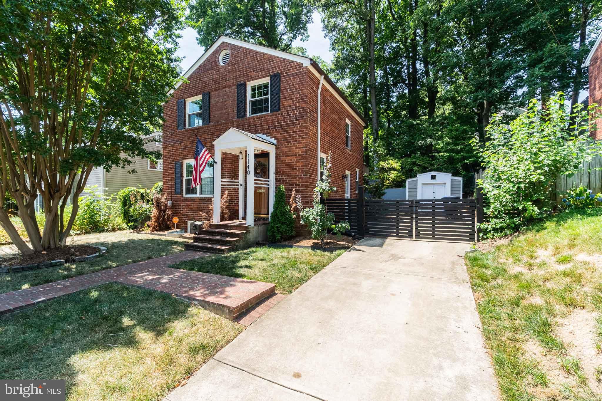 COLUMBIA FOREST - Residential Lease