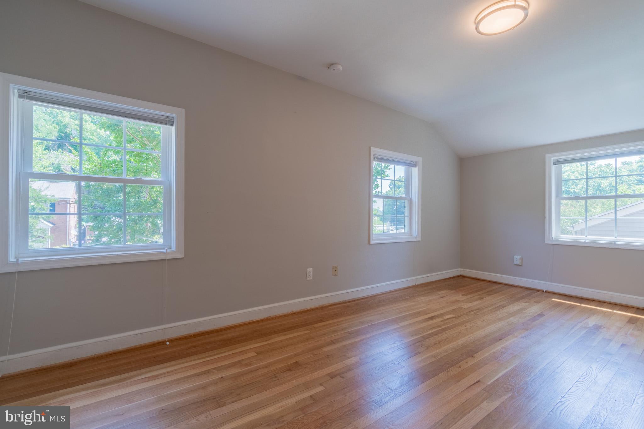 COLUMBIA FOREST - Residential Lease