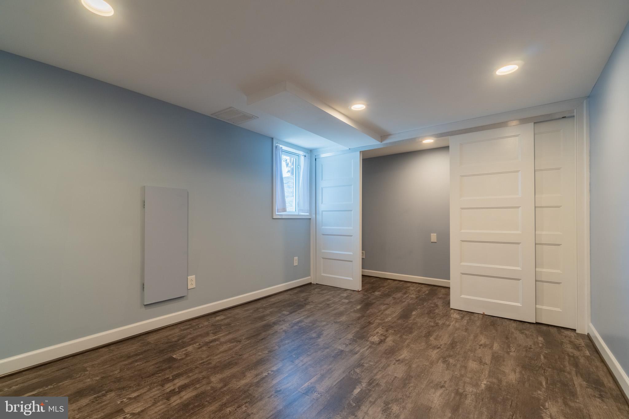 COLUMBIA FOREST - Residential Lease