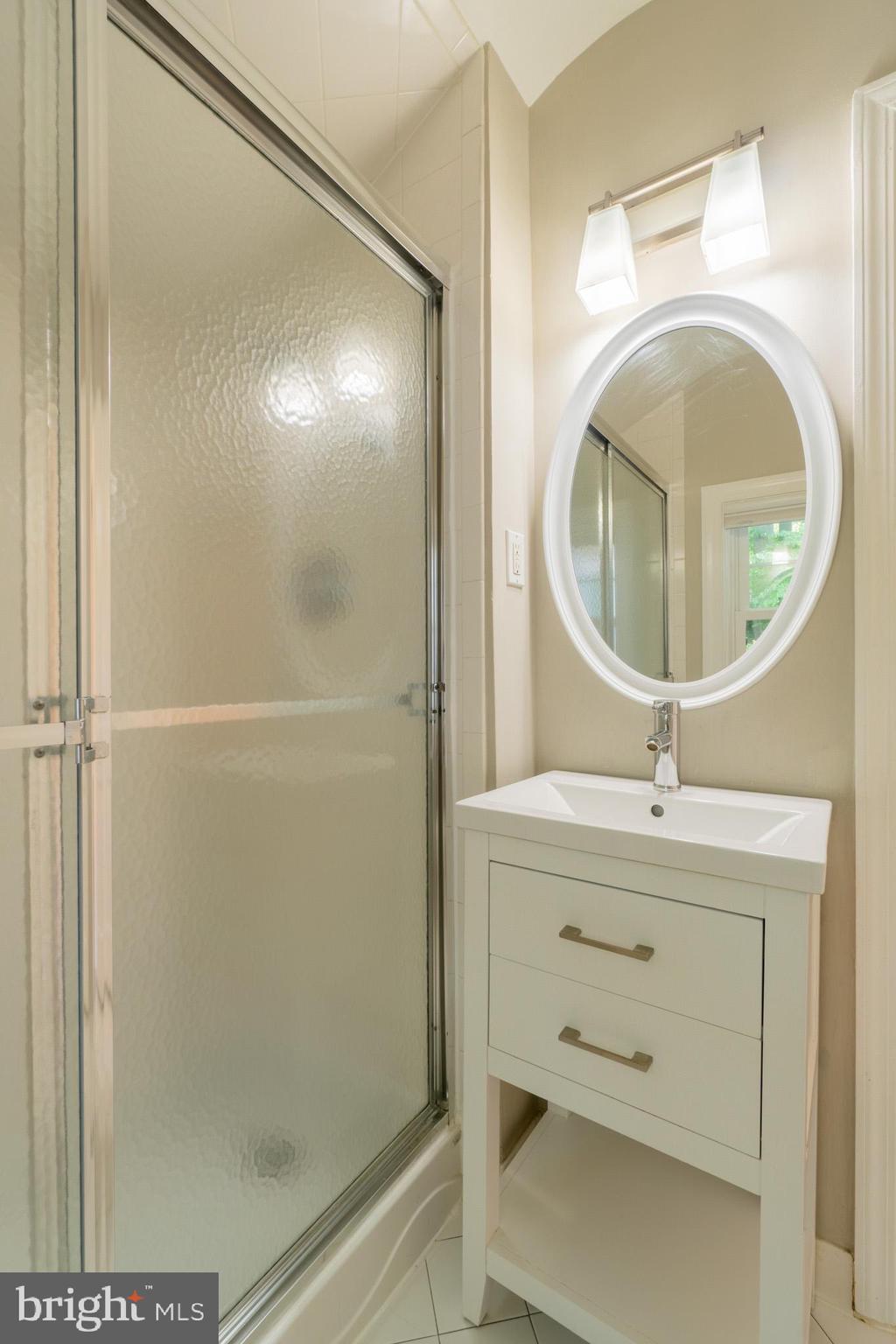 COLUMBIA FOREST - Residential Lease