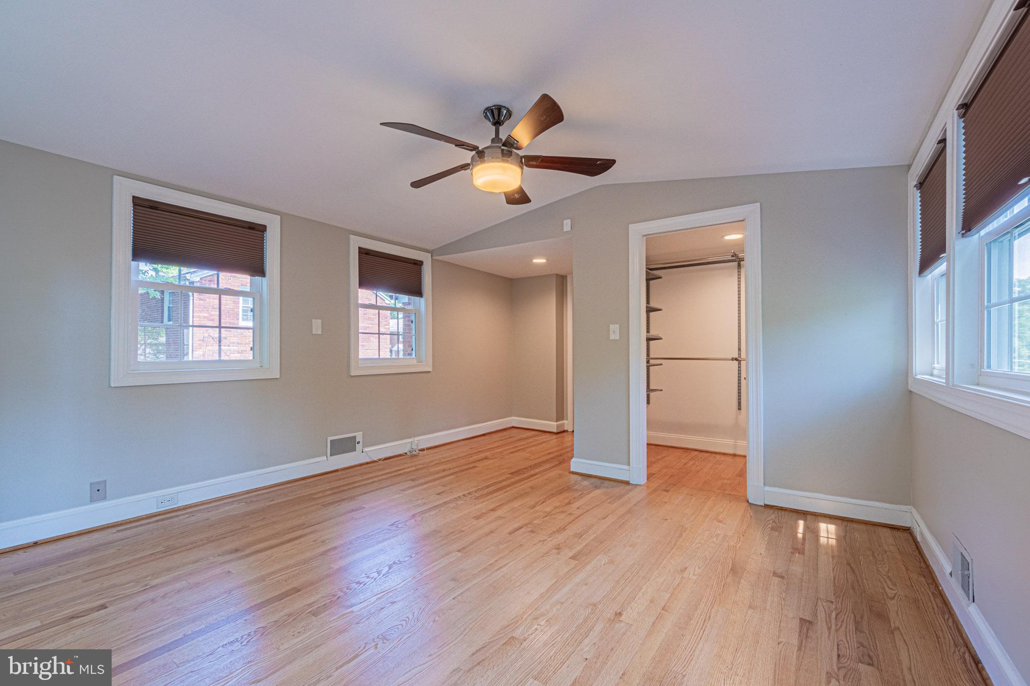 COLUMBIA FOREST - Residential Lease