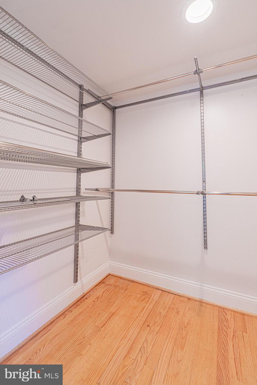 COLUMBIA FOREST - Residential Lease