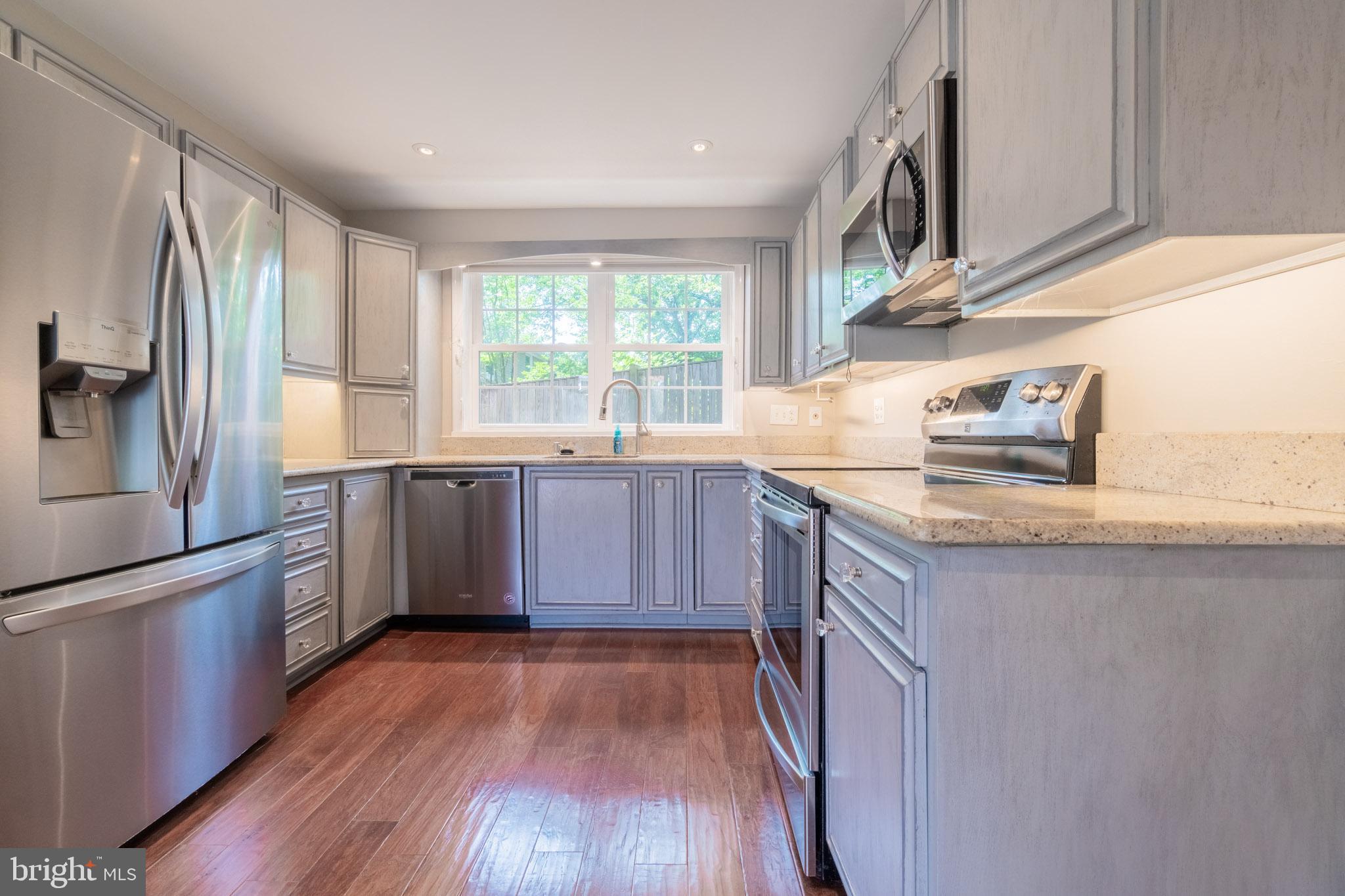 COLUMBIA FOREST - Residential Lease