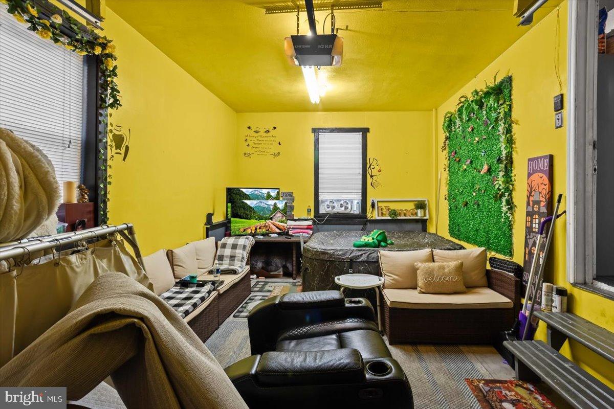 PLEASUREVILLE - Residential