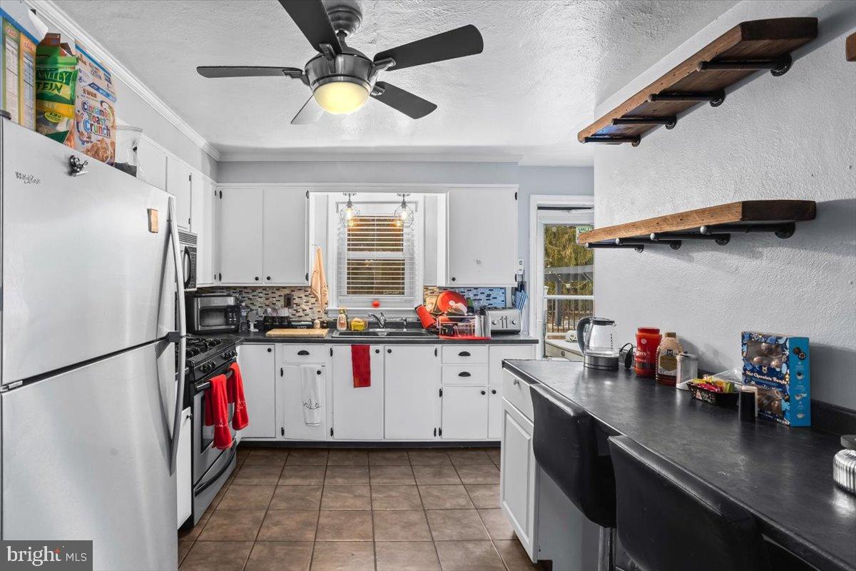 PLEASUREVILLE - Residential