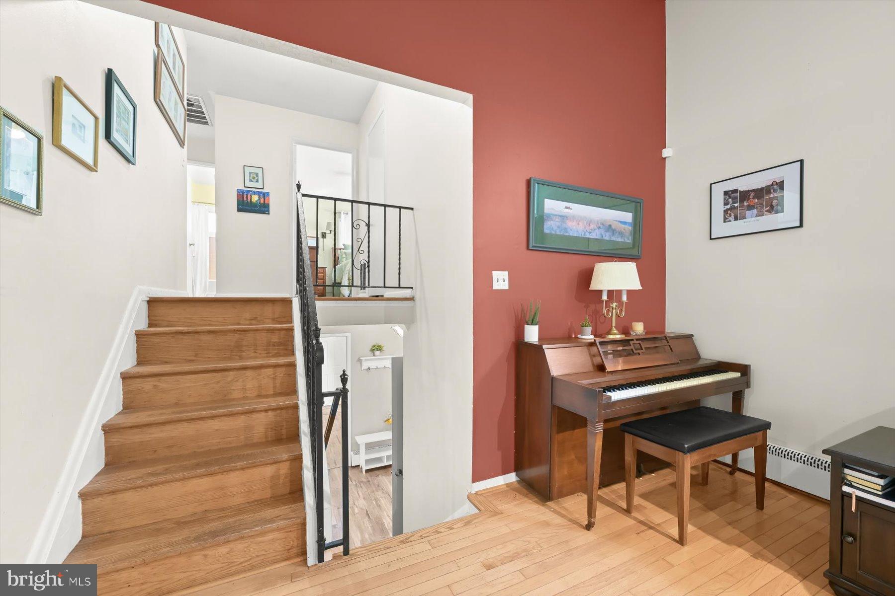 COLUMBIA HILLS - Residential